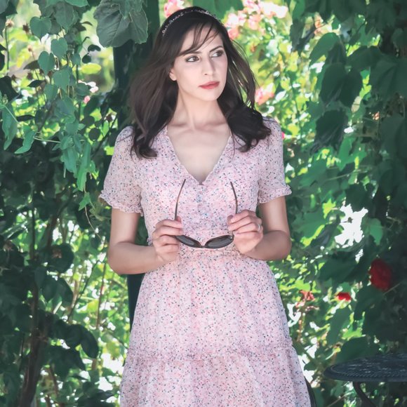 🌸English Garden Ruffle Dress In Rose🌸 - Picture 7 of 12